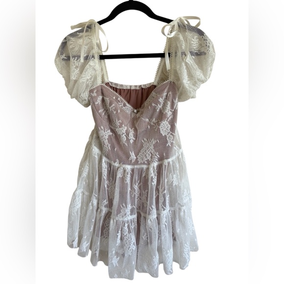 Source Unknown Pants - Lace Tiered Romper with Puff Sleeves - White and Brown